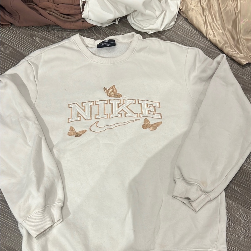 Nike Men's Cream Sweater